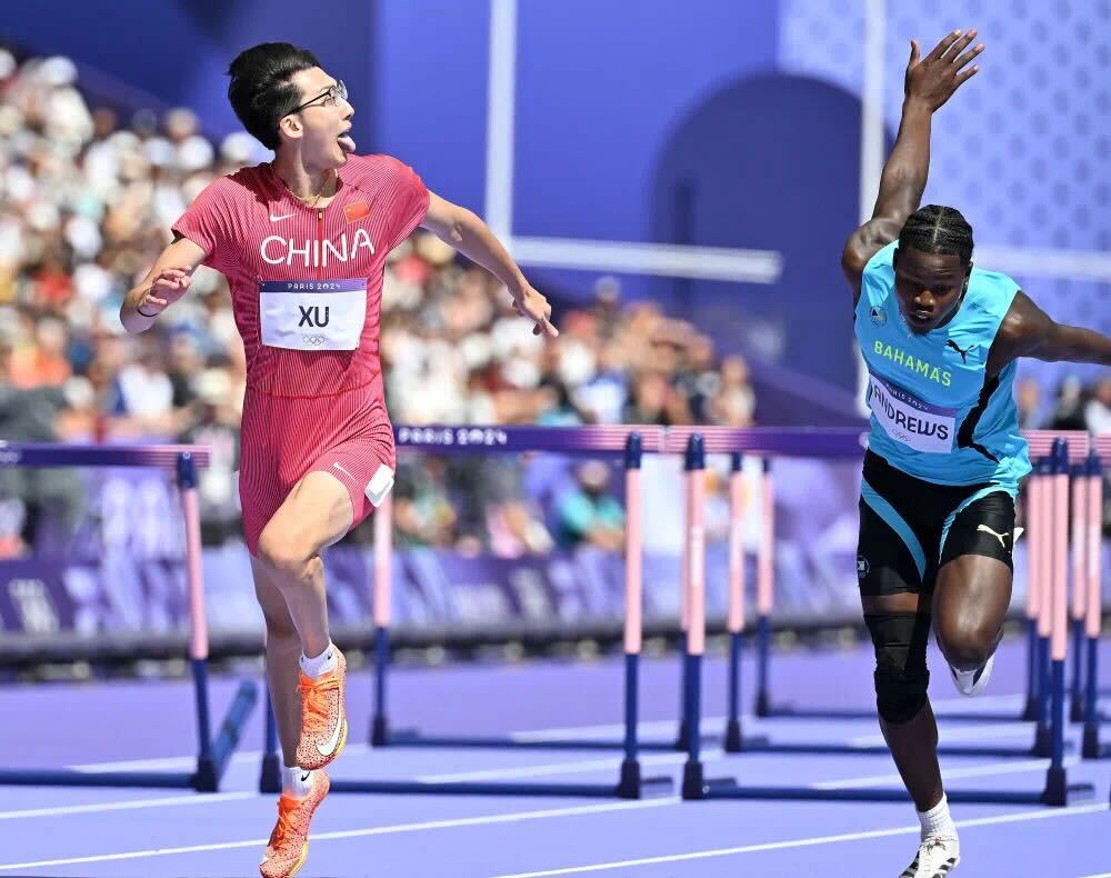 Xu Zhuoyi Hurdling in the Olympics