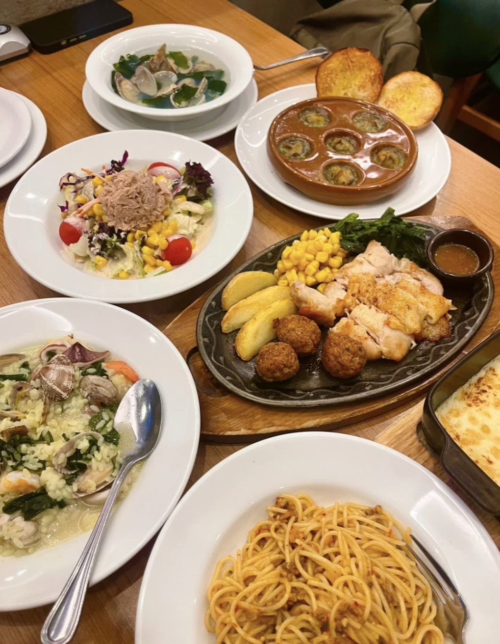 A typical meal at a Chinese location of Japanese-owned Italian chain restaurant Saizeriya