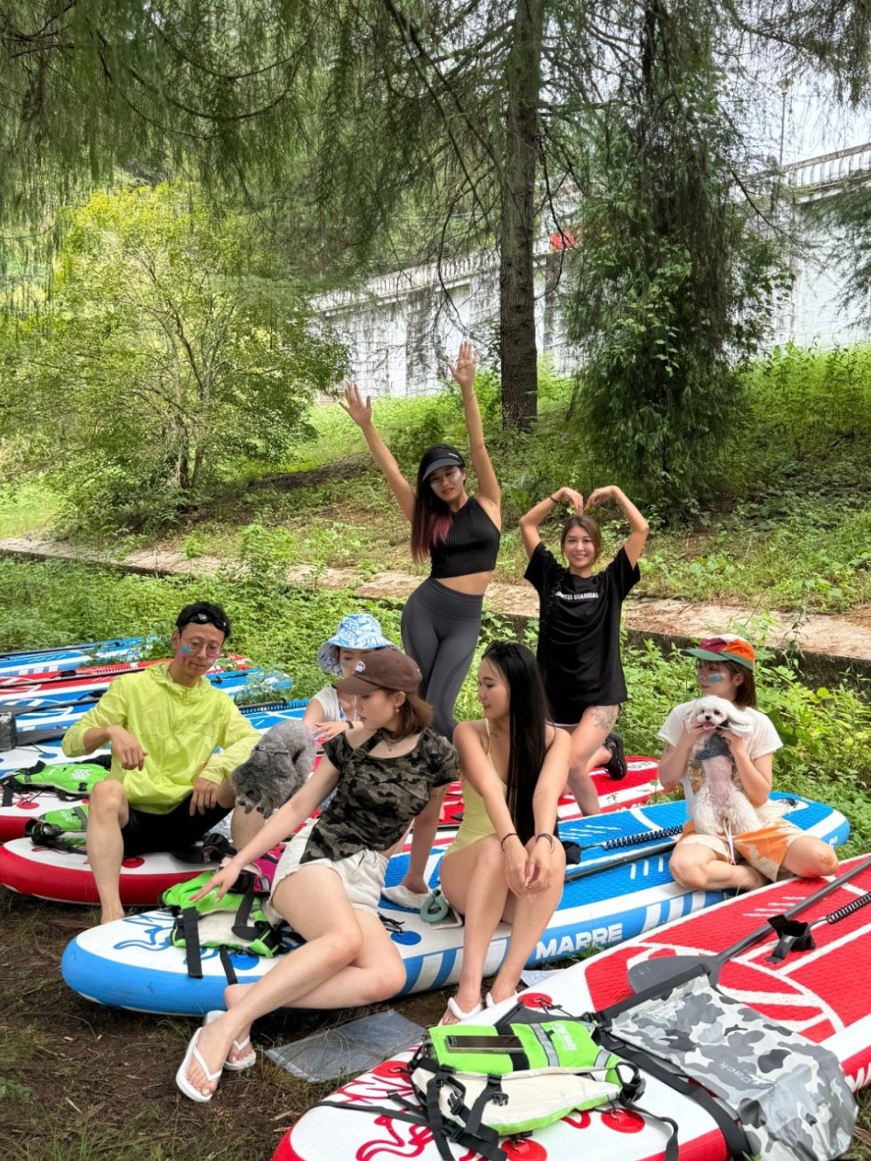 Sport enthusiasts enjoying outdoor activities in Changsha. 