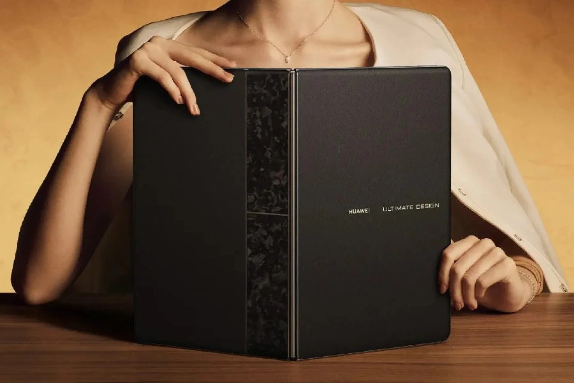 RADII highlights the Huawei Matebook Fold Ultimate Design.