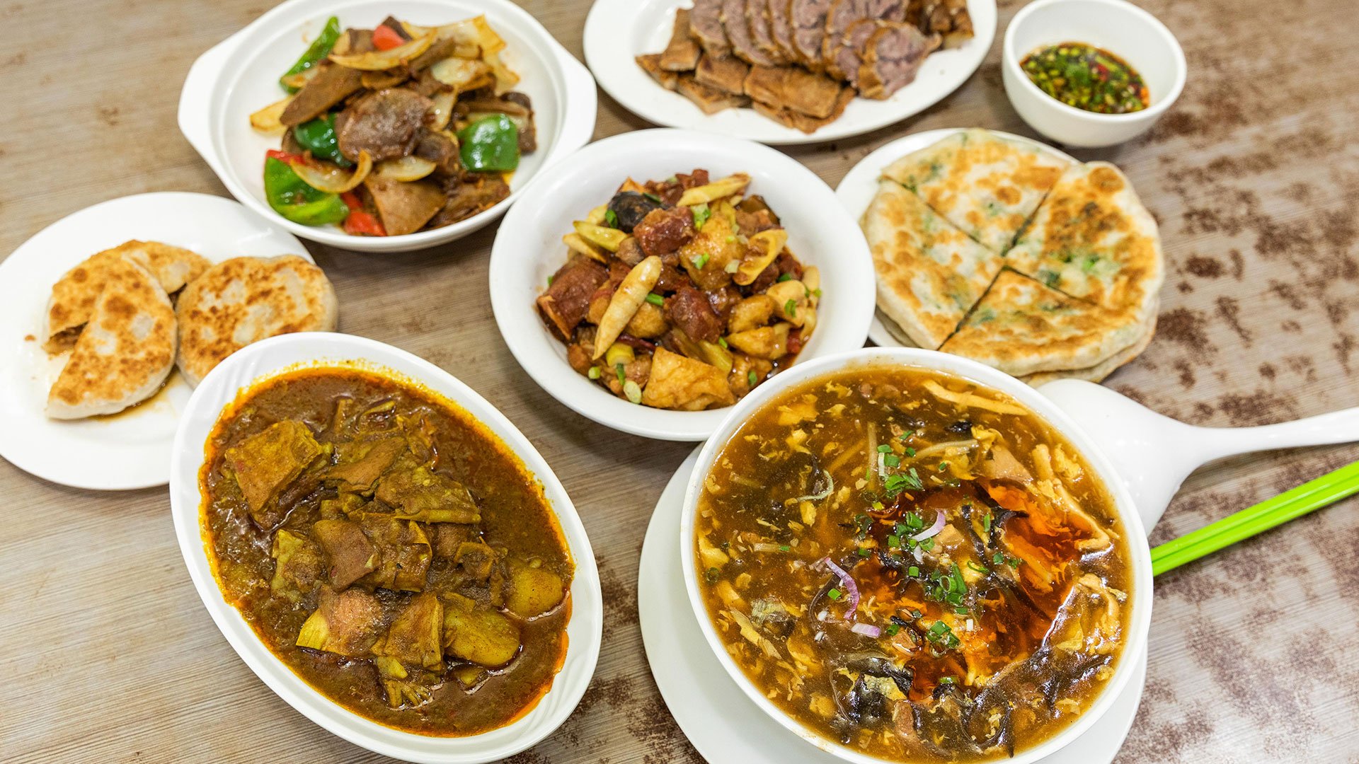 RADII delves into halal Chinese food from Indonesia and from the muslim community.