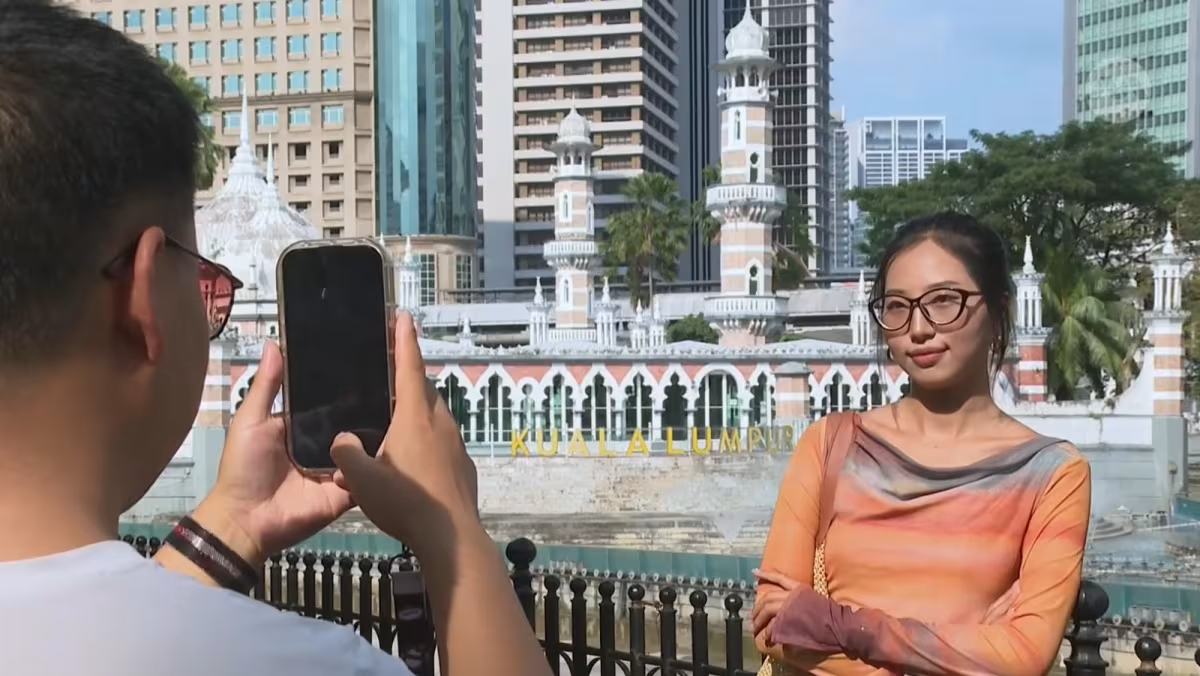 RADII explores how Malaysia now outranks Thailand as most visited country by Chinese tourists since Q1 2025.
