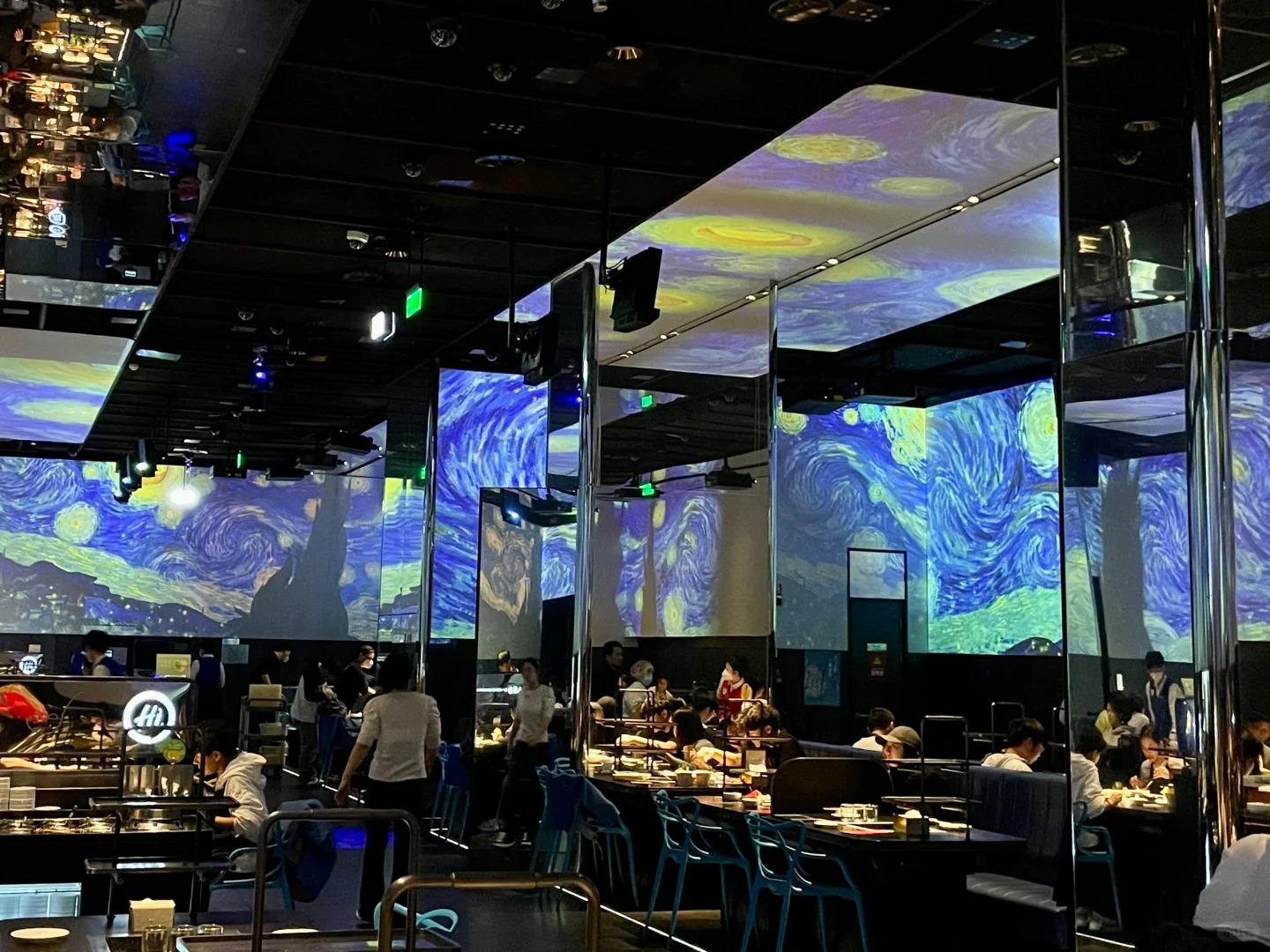 Chinese hot pot brand Haidilao, known for its great service, introduces concept experience stores.