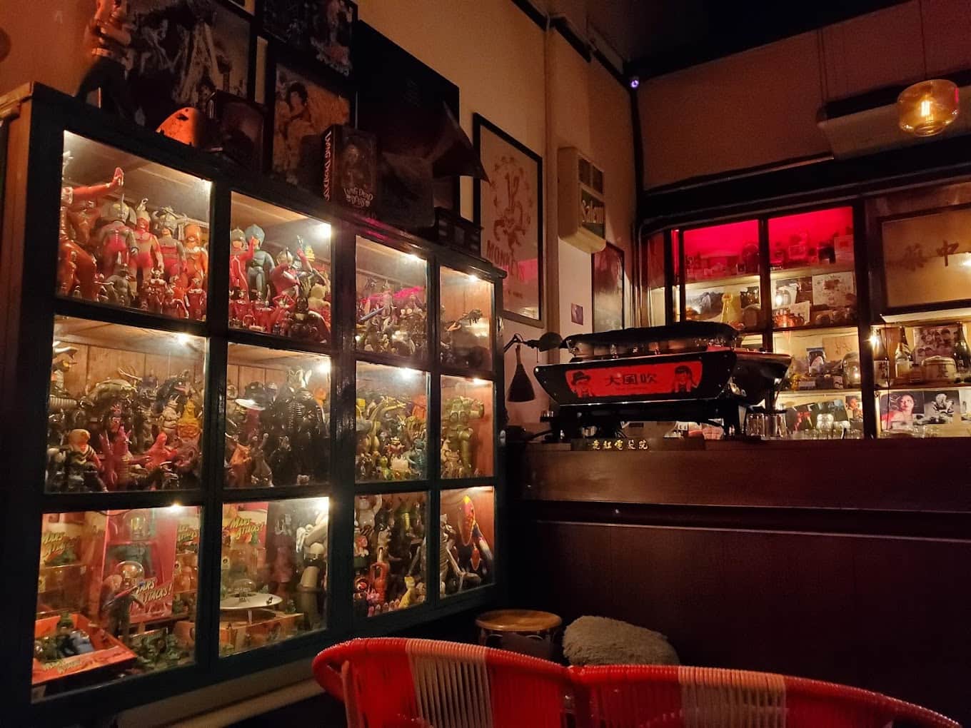 RADII highlights Shuang Xi cocktail bar in Petaling street Chinatown in Kuala Lumpur, Malaysia.