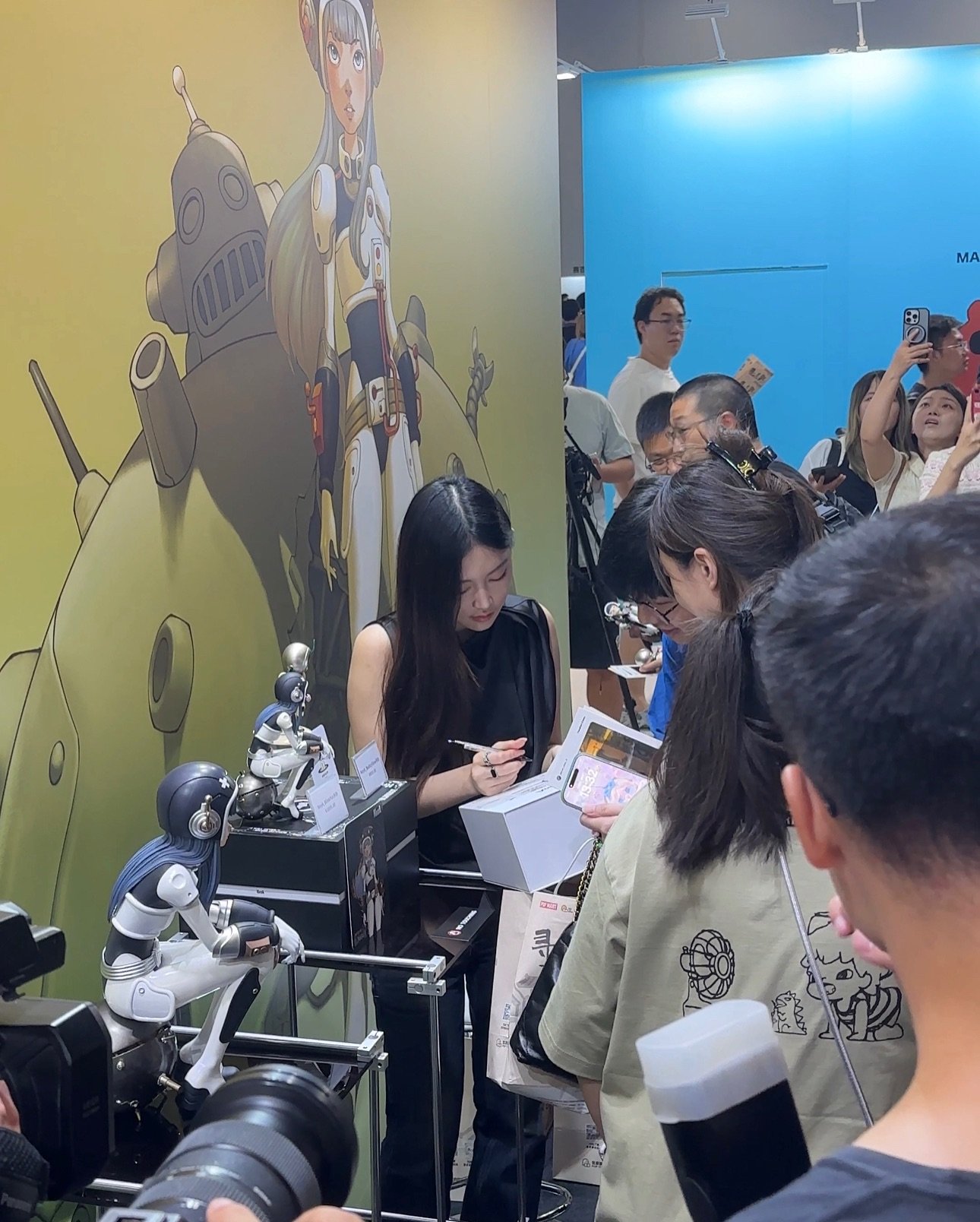 RADII announces young, Chinese artist Yanran Chen and her new IP KeyA with art toy retailer POP MART.