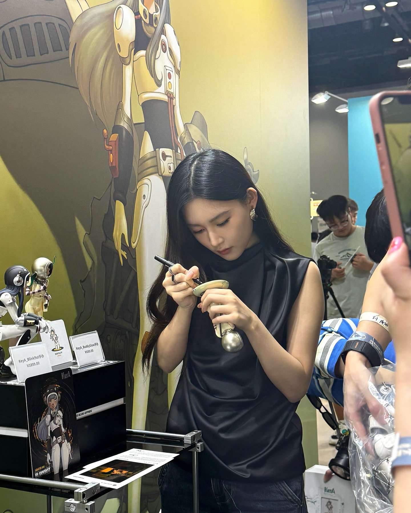 RADII announces young, Chinese artist Yanran Chen and her new IP KeyA with art toy retailer POP MART.