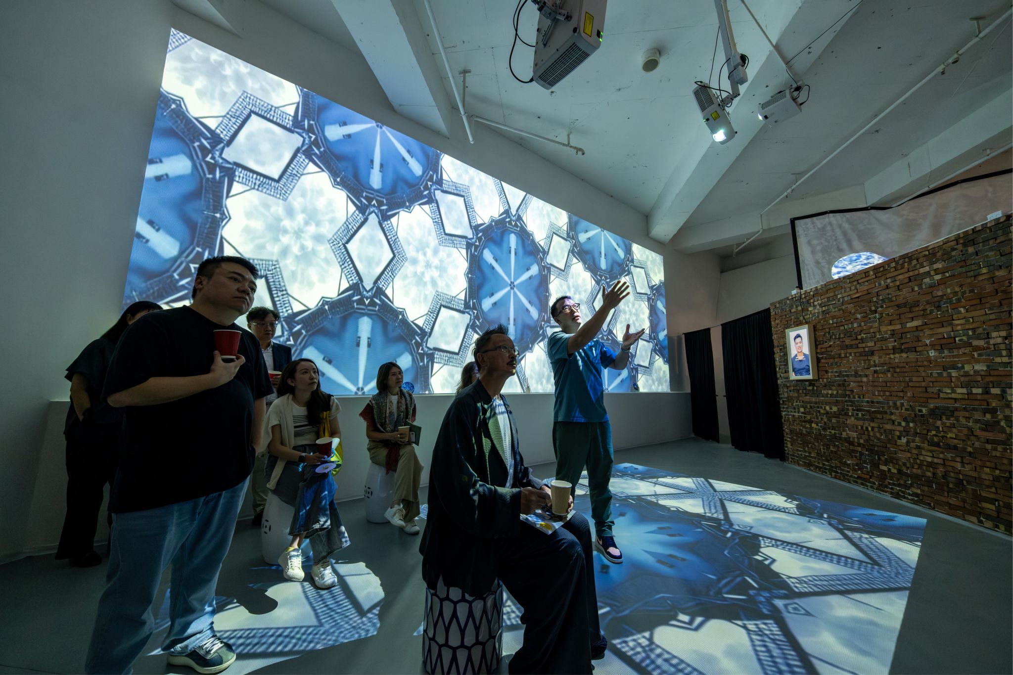 RADII talks about award winning art platform Appreciator.io and its Celestial Blues exhibition that blends traditional Chinese porcelain with AI technology.