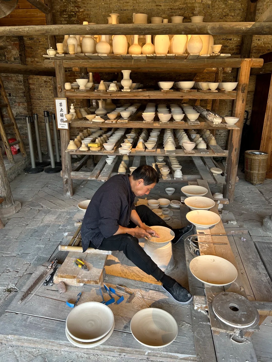 RADII explores the "Porcelain Capital" of China, Jingdezhen from Jiangxi province famous for its ceramics heritage and modern porcelain art.