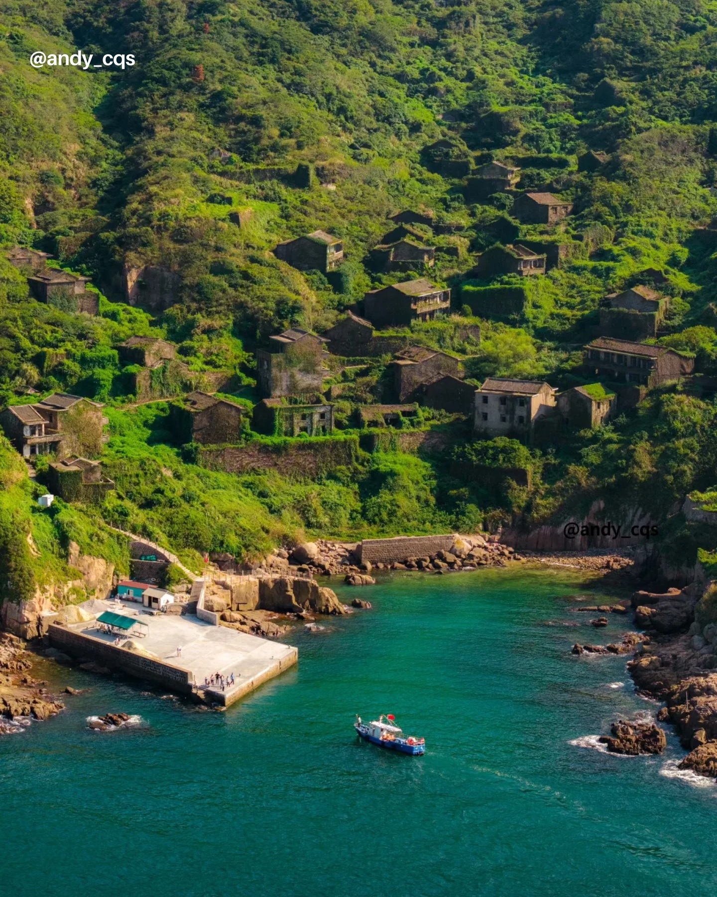 RADII reports on POP MART's art exhibition with Hirono at Hou Tou Wan abandoned fishing village.