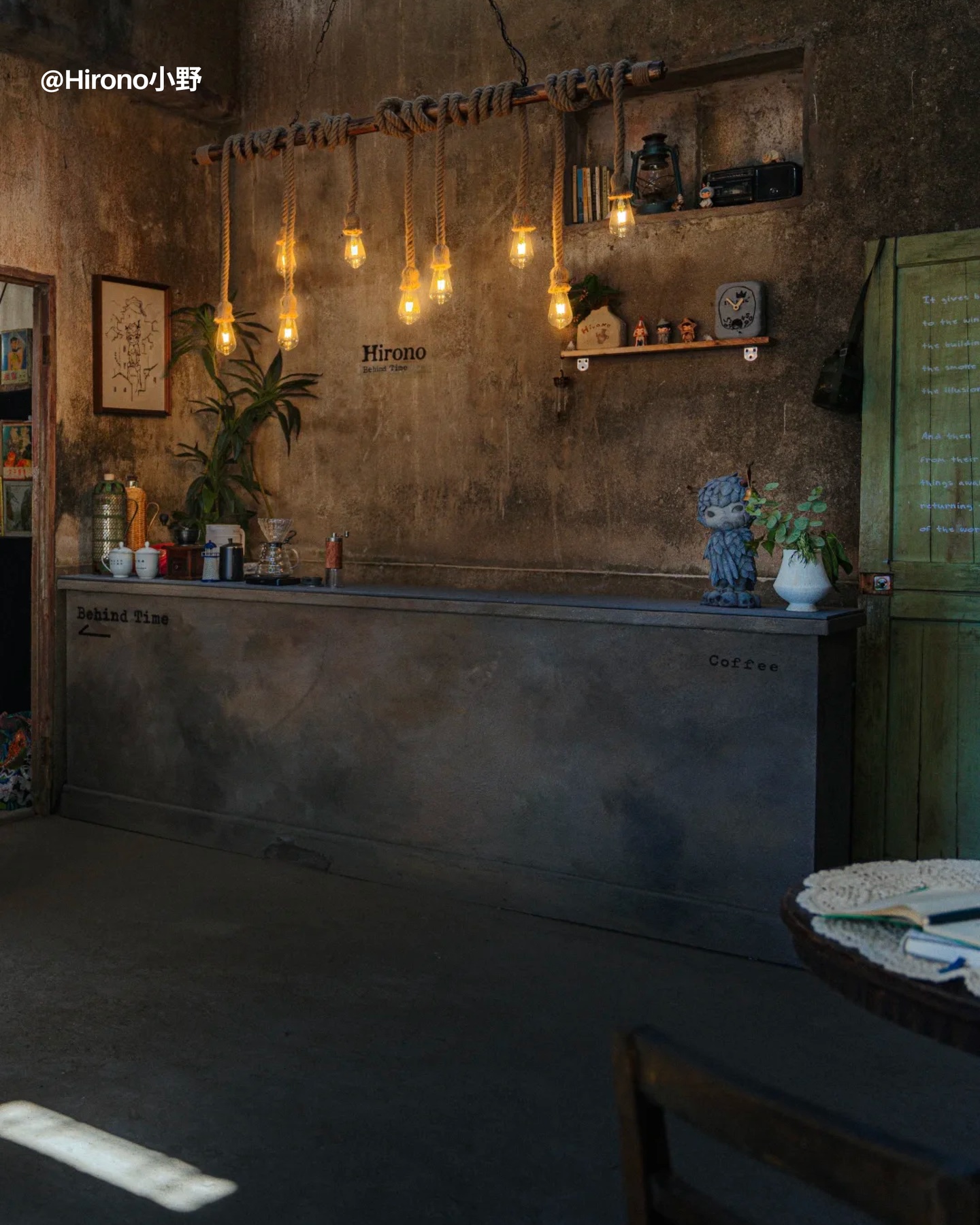 RADII reports on POP MART's art exhibition with Hirono at Hou Tou Wan abandoned fishing village.