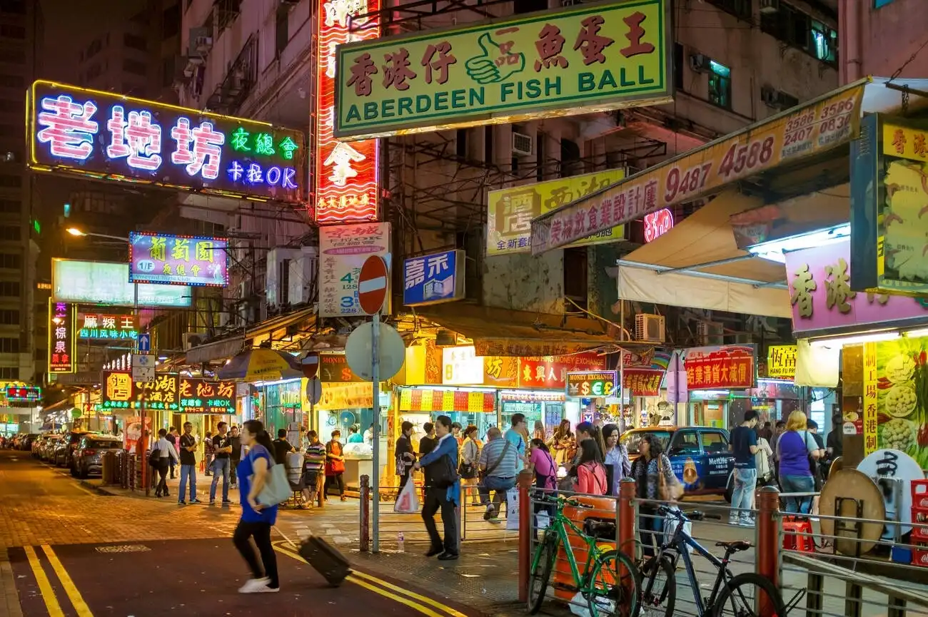 RADII op-ed on Hong Kong's gastronomy scene and the world's best bar Bar Leone expanding into Shanghai featuring Lorenzo Antinori, Lindsay Jang from Yardbird and Always Joy and food blogger Nicole Fung of THATFOODCRAY.