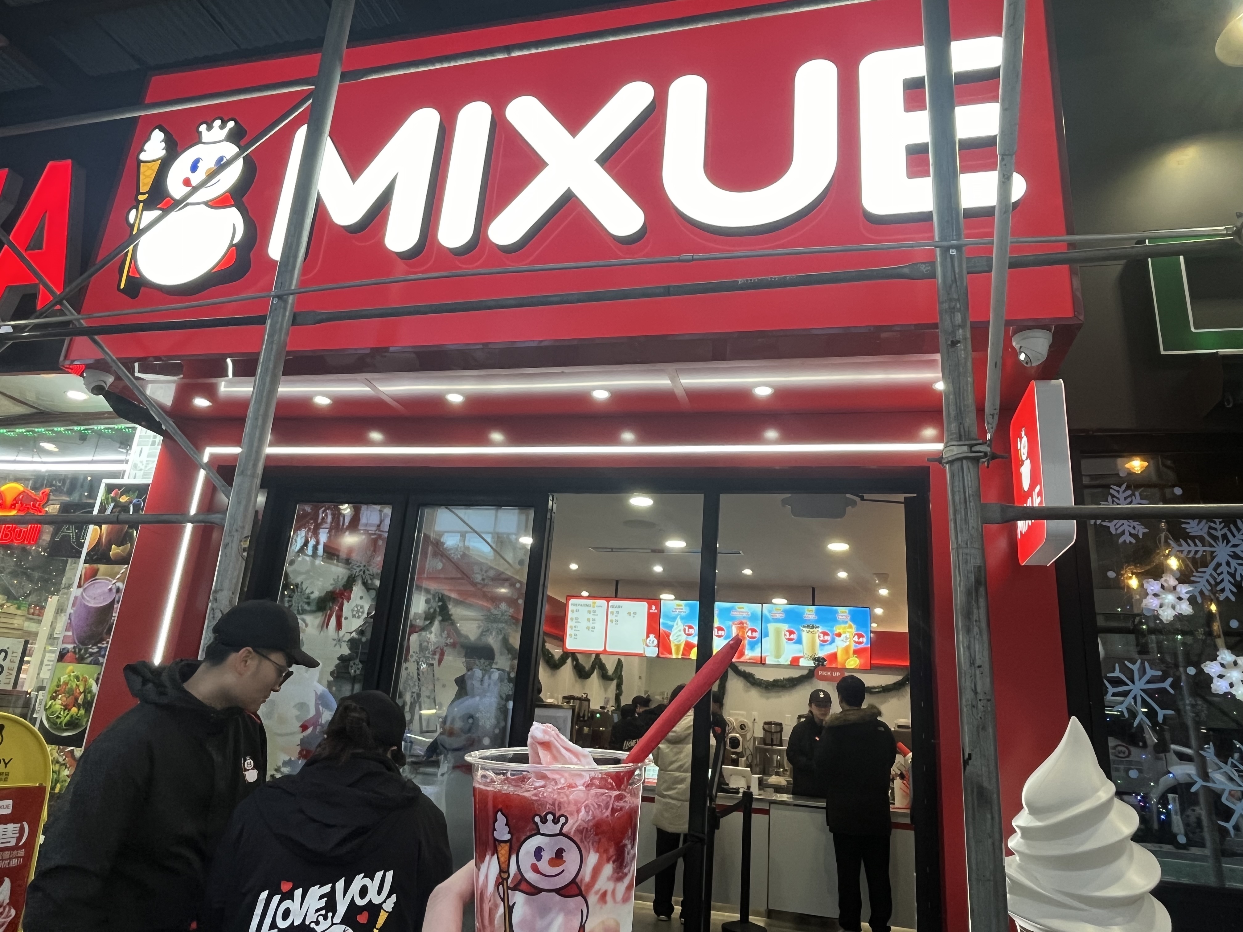 Largest milk tea brand in the world, China's MIXUE Ice Cream & Tea opens up first North America location in New York City.