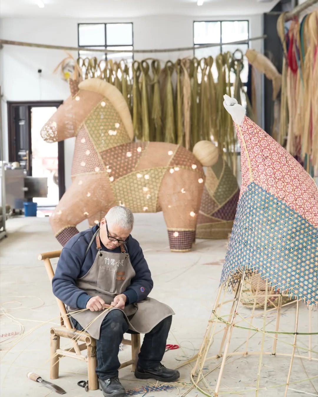 RADII talks about 盒故乡 – 邹大侠 bamboo weaving studio who crafted a giant Year of the Horse sculpture.