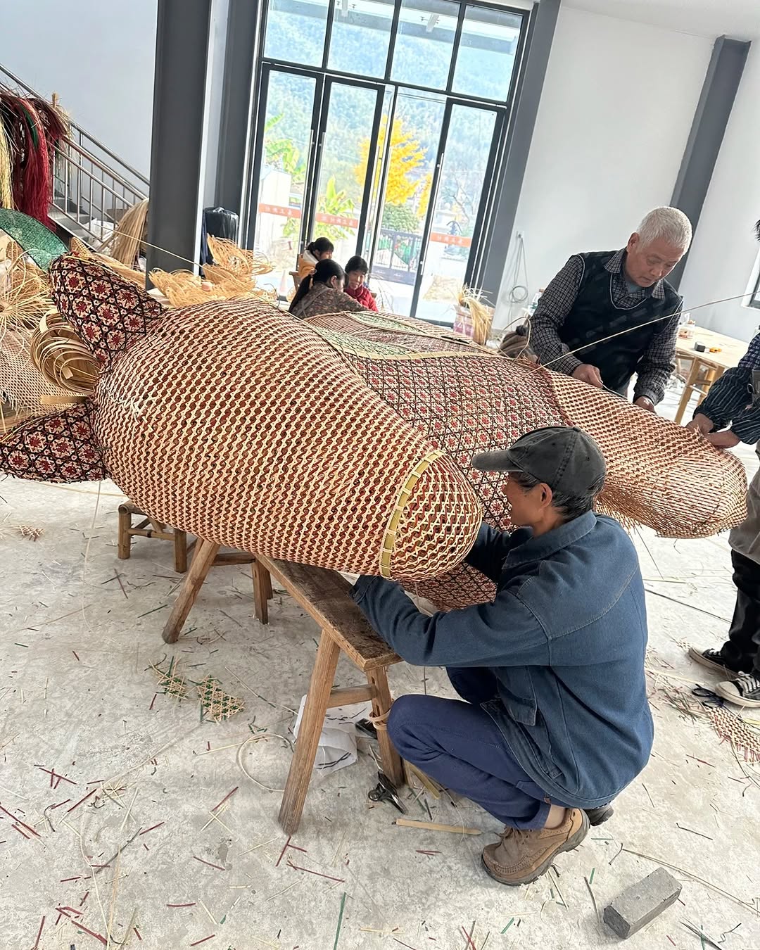 RADII talks about 盒故乡 – 邹大侠 bamboo weaving studio who crafted a giant Year of the Horse sculpture.