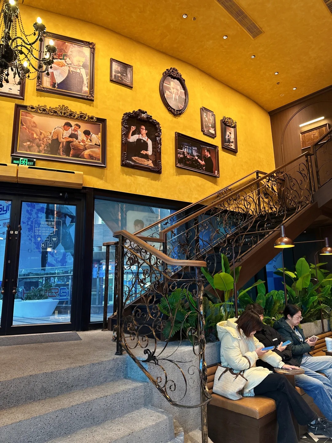 RADII spotlights Luckin Coffee's new flagship store in Shanghai with no wifi or power outlets.