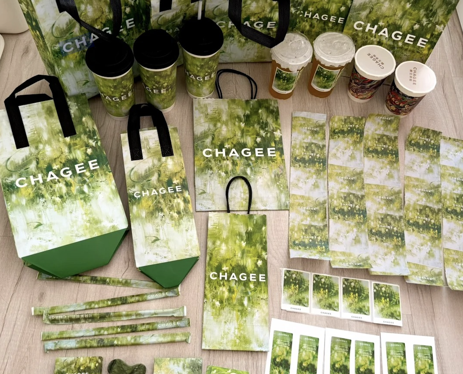 RADII talks about Chinese gen-z collecting bubble tea/coffee takeout bags and cup sleeves.