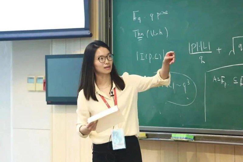 Hong Wang, Yunqing Tang, and Mingjia Zhang