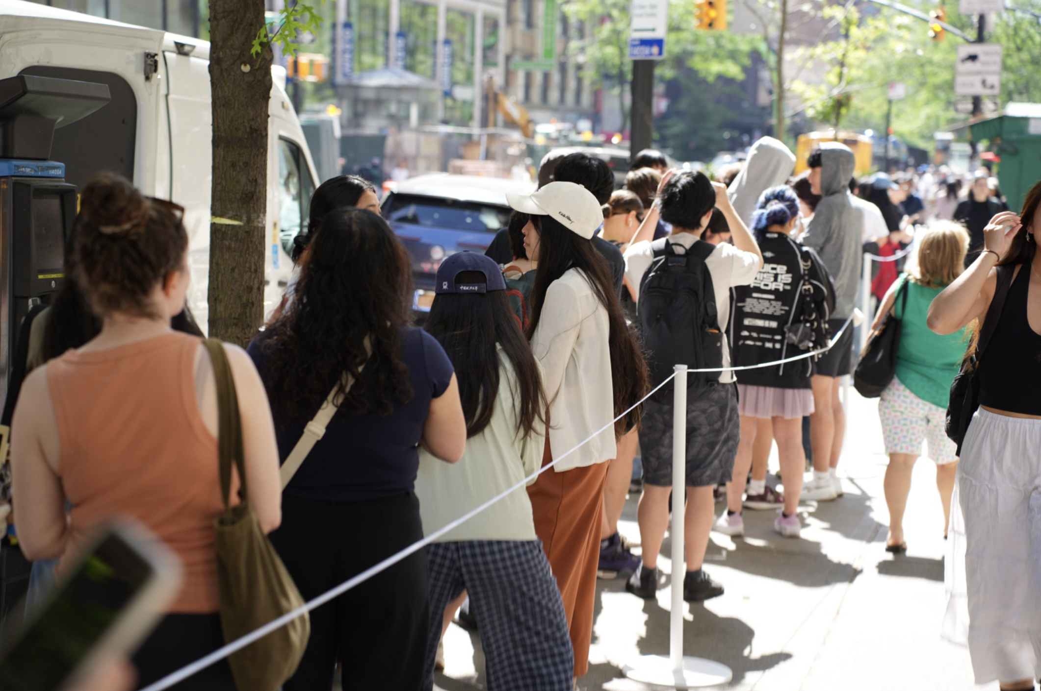 RADII explores HEYTEA's first overseas Teabar concept store, an intersection of tea, art, and community.