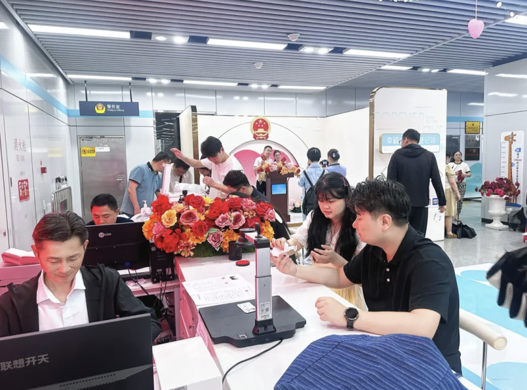 RADII talks about the new China metro station culture trend of marriage markets.