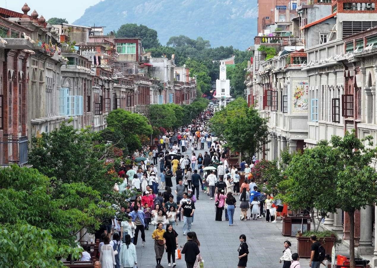 RADII highlights the slow-living travel trend among China's youth who are visiting county and second-tier cities.
