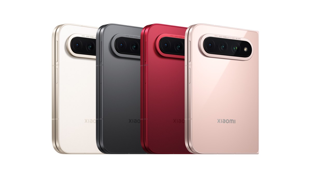 RADII talks about how Xiaomi's CEO Lei Jun unveiled the 18 Fold phone amid prototypes.