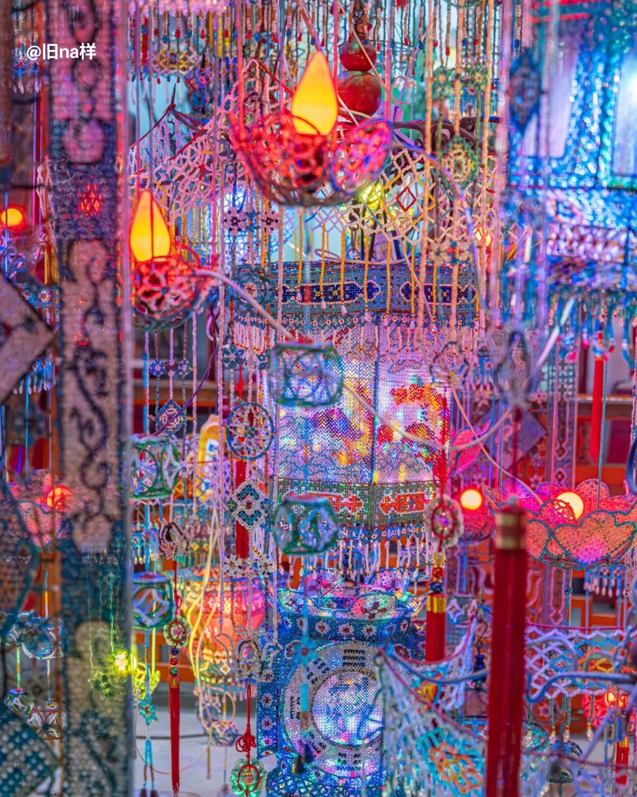 RADII talks about the 300-year-old craft of beaded lanterns from the Qing Dynasty that looks like a cyberpunk scene from Blade Runner.