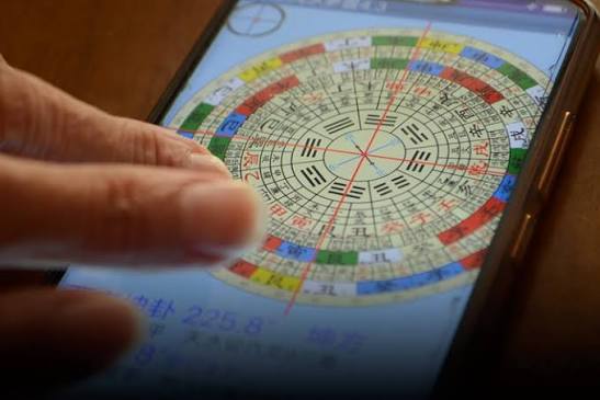 RADII offers a deep dive into how tech and AI is being used to update Chinese traditional divination practices like fortune telling.